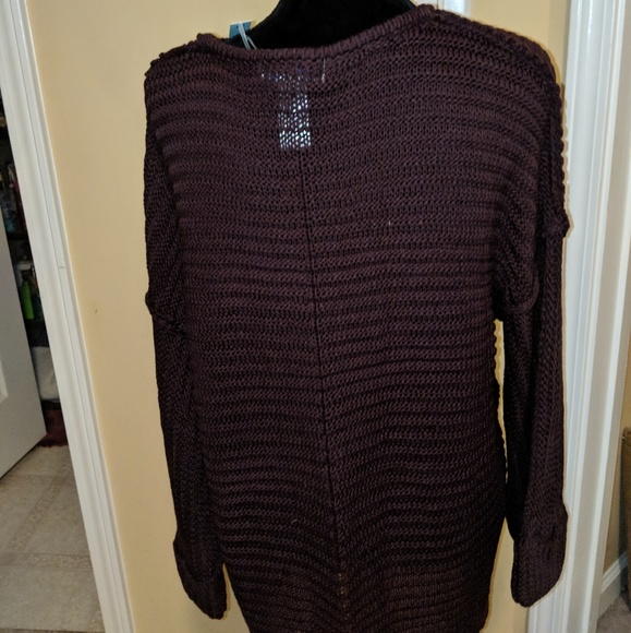 V Neck Sweater - Picture 4 of 4